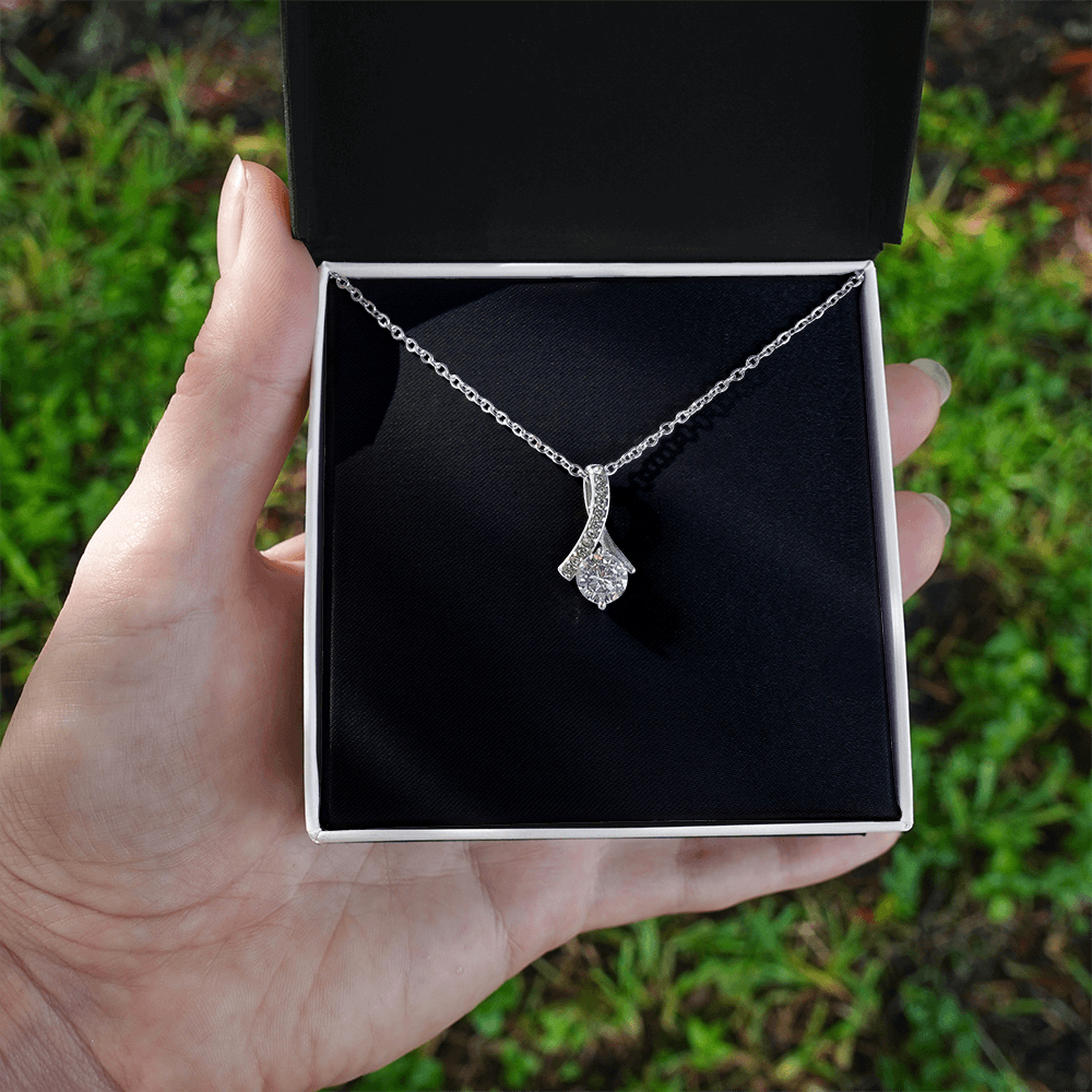 Alluring Beauty Necklace